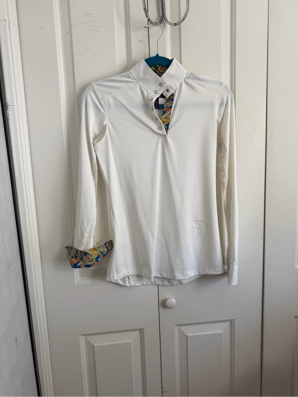 Womenโs White Long-Sleeve Polo Top with Paisley-Trim Details
